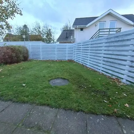 Lejlighed Cozy With Private Garden And Parking *